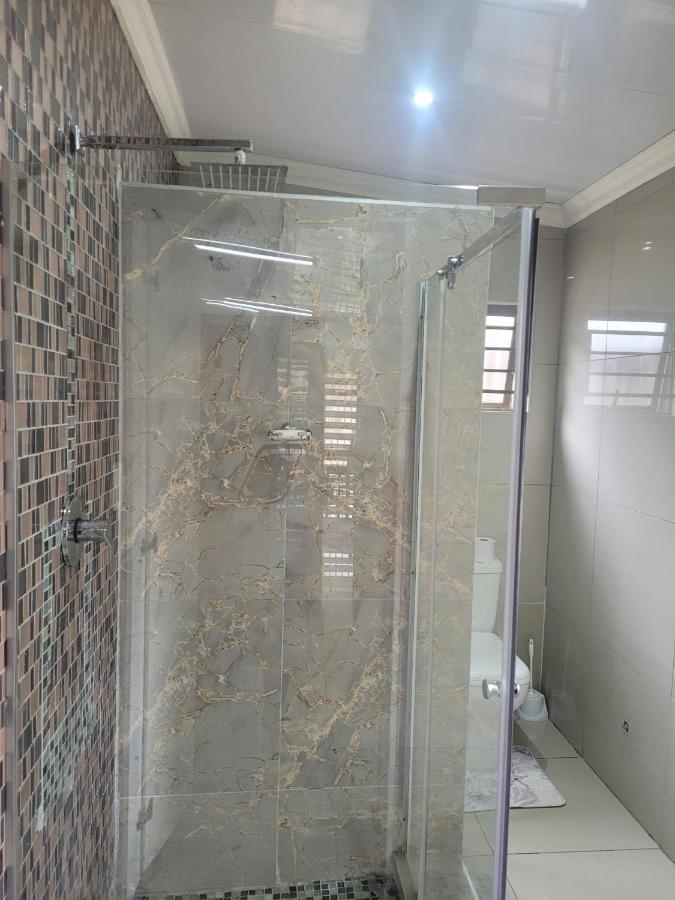 Palm Guesthouse Zeerust Dış mekan fotoğraf