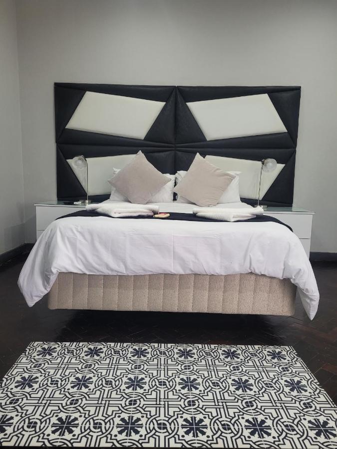 Palm Guesthouse Zeerust Dış mekan fotoğraf